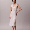 Ärmelloses Kleid aus Leinenmischung mit V-Ausschnitt und Gürtel Ärmelloses Kleid aus Leinenmischung mit V-Ausschnitt und Gürtel