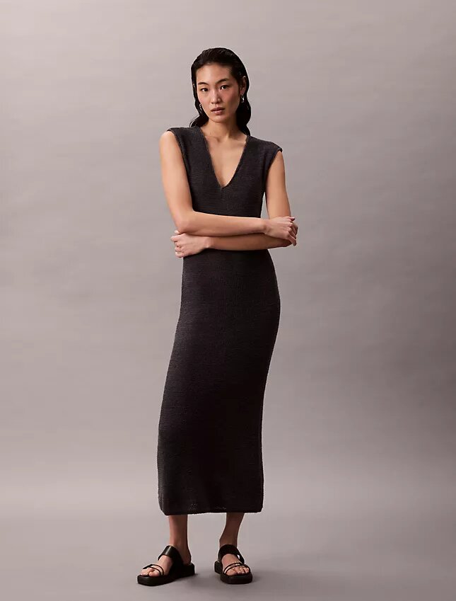 Ärmelloses Midi-Strickkleid Ärmelloses Midi-Strickkleid