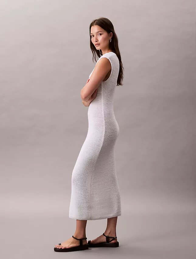 Ärmelloses Midi-Strickkleid Ärmelloses Midi-Strickkleid