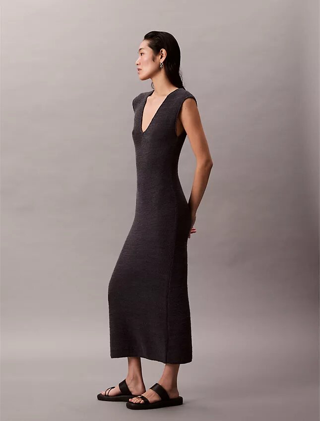 Ärmelloses Midi-Strickkleid Ärmelloses Midi-Strickkleid