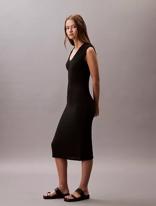 Ärmelloses Midi-Strickkleid Ärmelloses Midi-Strickkleid