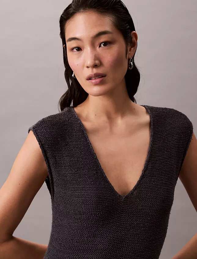 Ärmelloses Midi-Strickkleid Ärmelloses Midi-Strickkleid