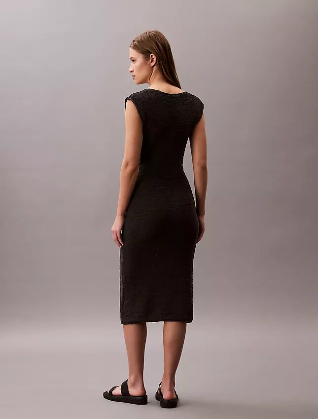 Ärmelloses Midi-Strickkleid Ärmelloses Midi-Strickkleid