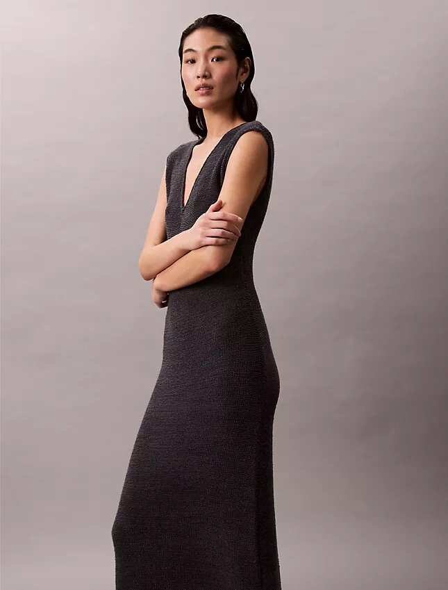 Ärmelloses Midi-Strickkleid Ärmelloses Midi-Strickkleid