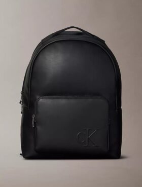 Rucksack mit geprägtem Monogram