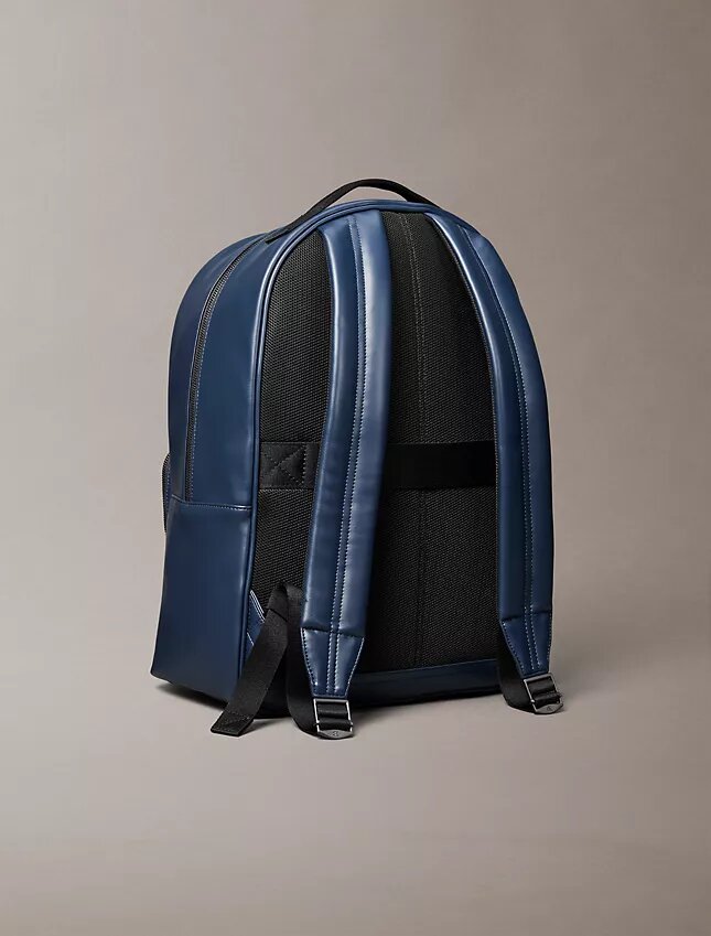 Rucksack mit geprägtem Monogram Rucksack mit geprägtem Monogram