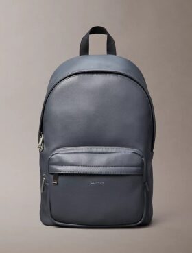 Runder Rucksack mit erhabenem Logo
