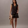 Satin-Bluse ohne Ärmel mit V-Ausschnitt