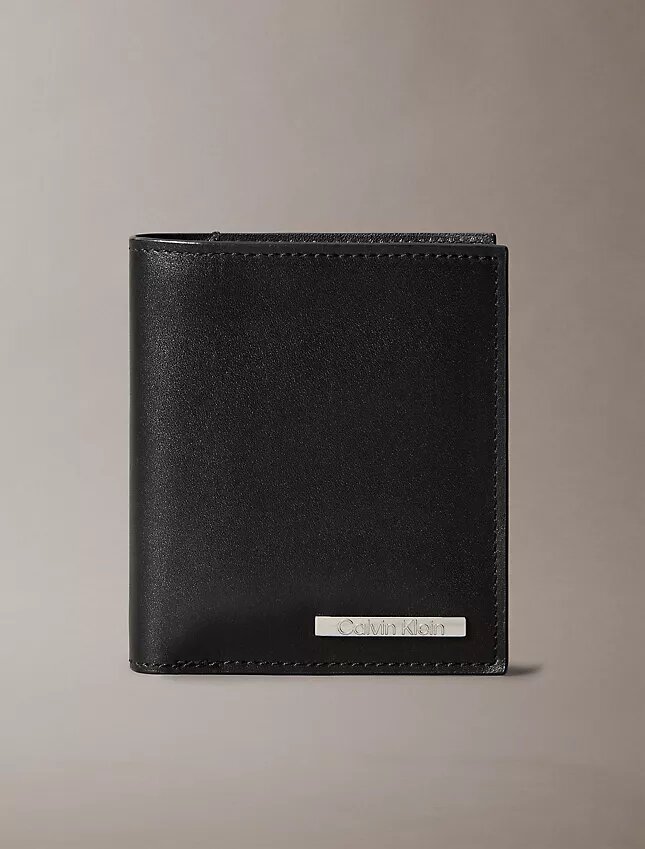 Schlanke Geldbörse mit Leder-Logo-Plakette Schlanke Geldbörse mit Leder-Logo-Plakette
