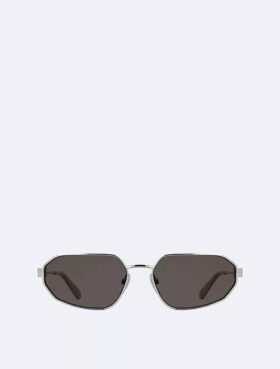 Schlanke Sonnenbrille aus Metall in modifizierter Rechteckform