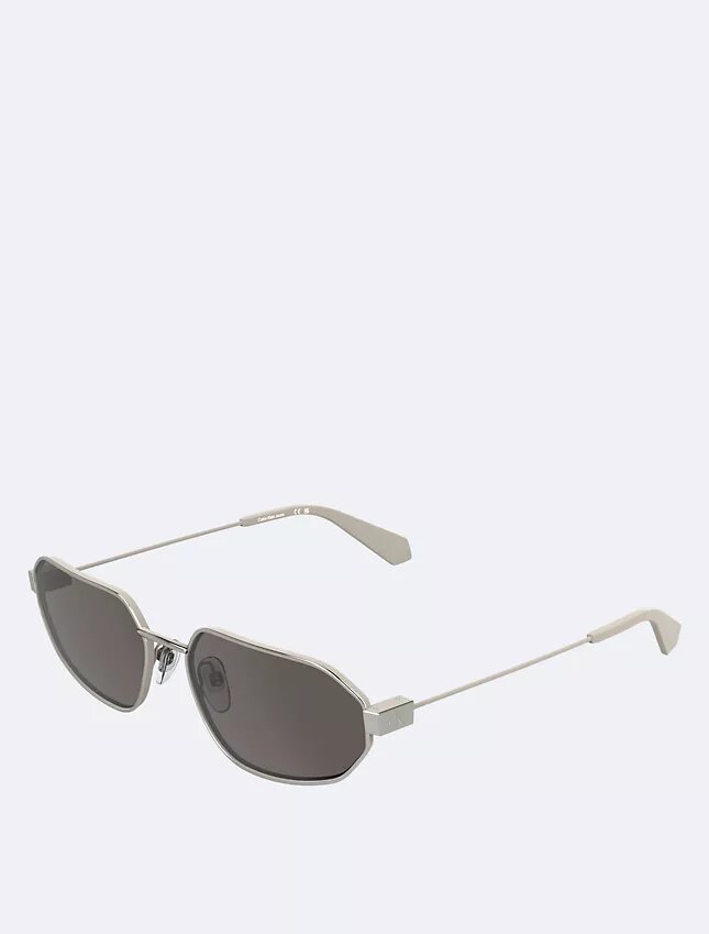 Schlanke Sonnenbrille aus Metall in modifizierter Rechteckform Schlanke Sonnenbrille aus Metall in modifizierter Rechteckform
