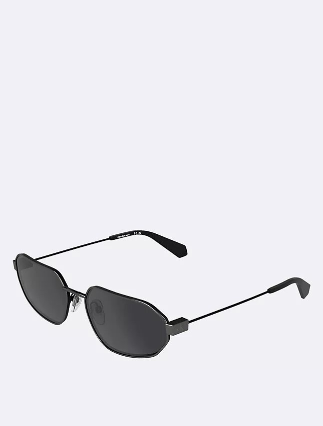 Schlanke Sonnenbrille aus Metall in modifizierter Rechteckform Schlanke Sonnenbrille aus Metall in modifizierter Rechteckform
