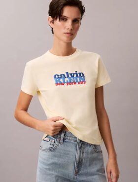 Schlankes T-Shirt mit kontrastierendem Logo-Aufdruck