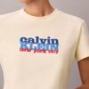 Schlankes T-Shirt mit kontrastierendem Logo-Aufdruck