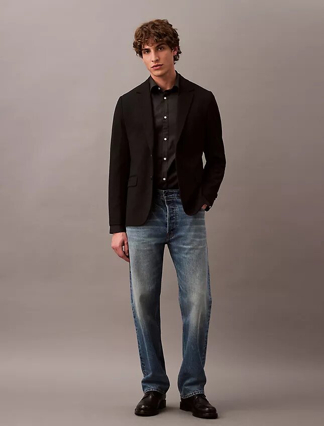Schmal geschnittener Blazer aus Wollgabardine Schmal geschnittener Blazer aus Wollgabardine