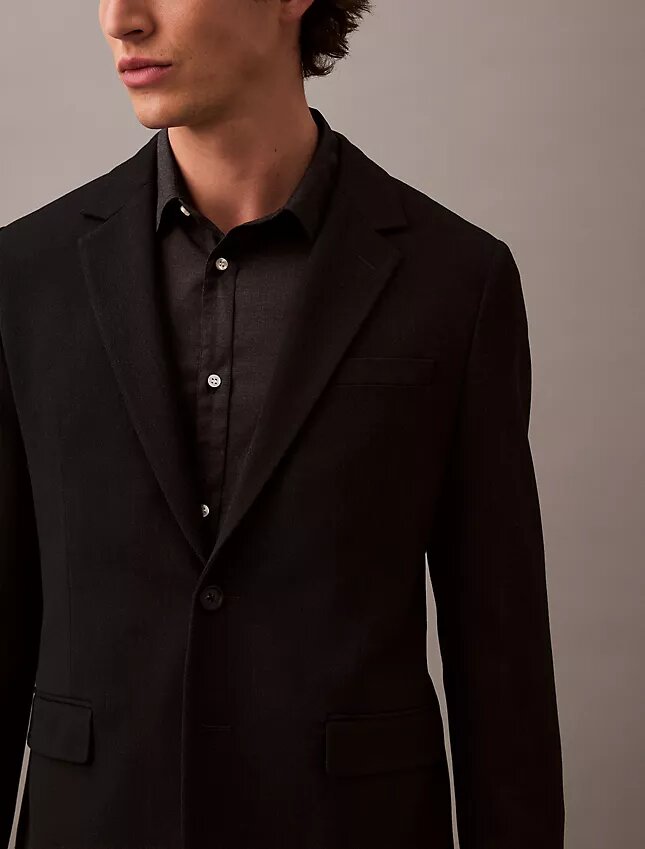 Schmal geschnittener Blazer aus Wollgabardine Schmal geschnittener Blazer aus Wollgabardine