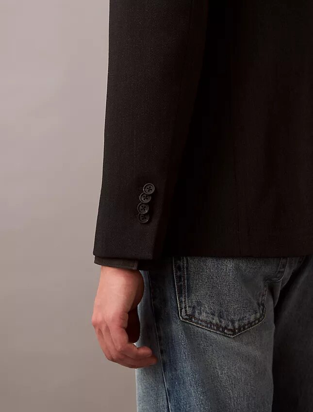 Schmal geschnittener Blazer aus Wollgabardine Schmal geschnittener Blazer aus Wollgabardine