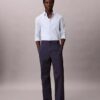 Schmal geschnittenes Stretch-Hemd mit Knopfleiste Schmal geschnittenes Stretch-Hemd mit Knopfleiste