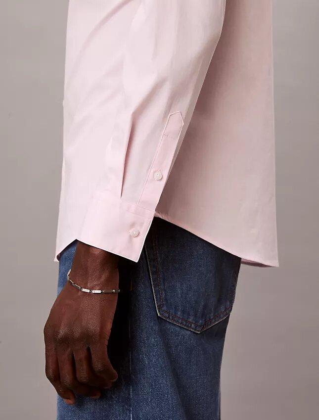 Schmal geschnittenes Stretch-Hemd mit Knopfleiste Schmal geschnittenes Stretch-Hemd mit Knopfleiste