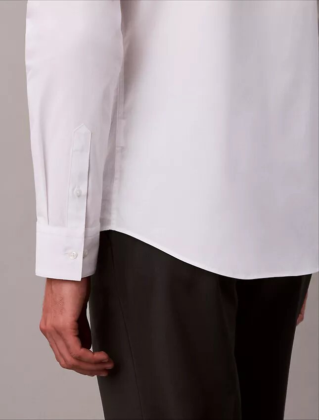 Schmal geschnittenes Stretch-Hemd mit Knopfleiste Schmal geschnittenes Stretch-Hemd mit Knopfleiste