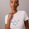 Schmal geschnittenes T-Shirt mit gestuftem Logo-Print Schmal geschnittenes T-Shirt mit gestuftem Logo-Print