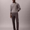 Schmale Chino-Hose aus Baumwollsatin Schmale Chino-Hose aus Baumwollsatin