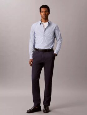 Schmale Chino-Hose aus Baumwollsatin