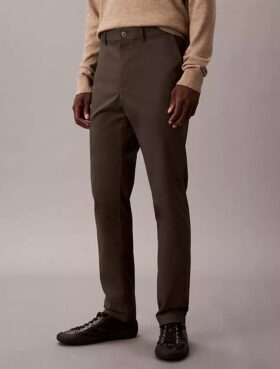 Schmale Chino-Hose aus Baumwollsatin