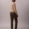 Schmale Chino-Hose aus Baumwollsatin Schmale Chino-Hose aus Baumwollsatin