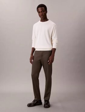 Schmale, konisch zulaufende Chino-Hose aus Baumwollsatin