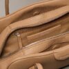 Schultertasche mit Emblem-Logo Schultertasche mit Emblem-Logo