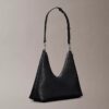 Schultertasche mit Emblem-Logo und Pebble-Muster Schultertasche mit Emblem-Logo und Pebble-Muster