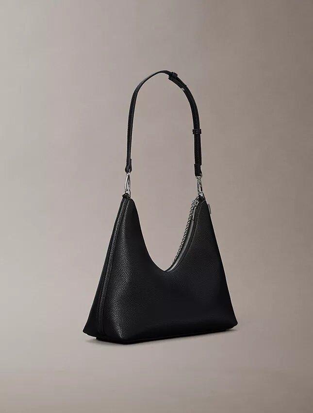 Schultertasche mit Emblem-Logo und Pebble-Muster Schultertasche mit Emblem-Logo und Pebble-Muster