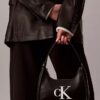 Schultertasche mit geprägtem Monogram Schultertasche mit geprägtem Monogram