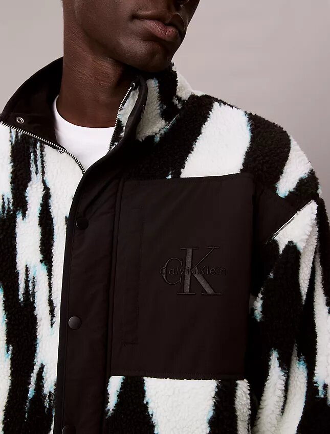 Sherpa-Jacke mit Print und lockerem Stehkragen Sherpa-Jacke mit Print und lockerem Stehkragen