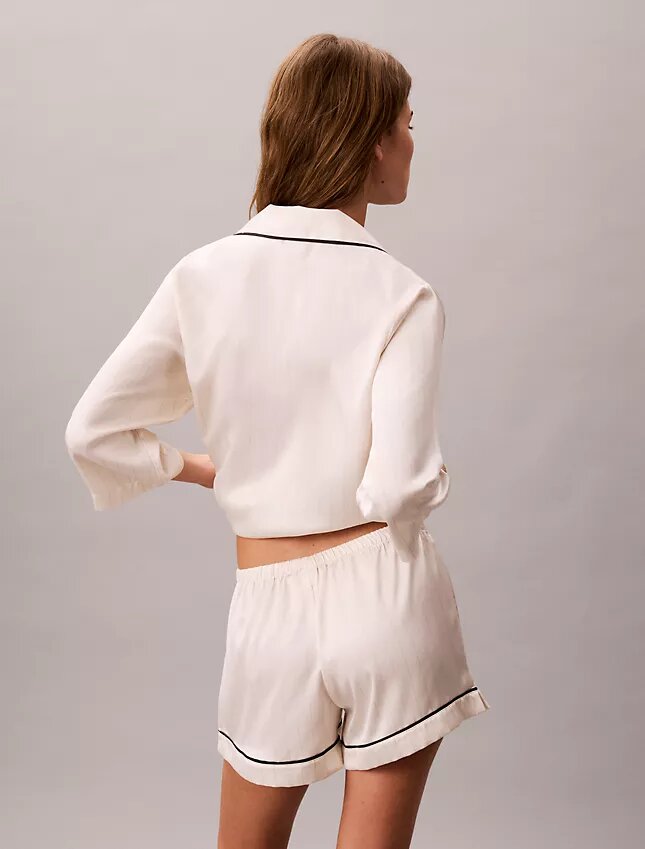 Shorts mit Satin-Glanz Shorts mit Satin-Glanz