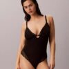 Sinnlicher Shapewear-Bodys aus Stretch-Spitze Sinnlicher Shapewear-Bodys aus Stretch-Spitze