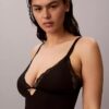 Sinnlicher Shapewear-Bodys aus Stretch-Spitze Sinnlicher Shapewear-Bodys aus Stretch-Spitze