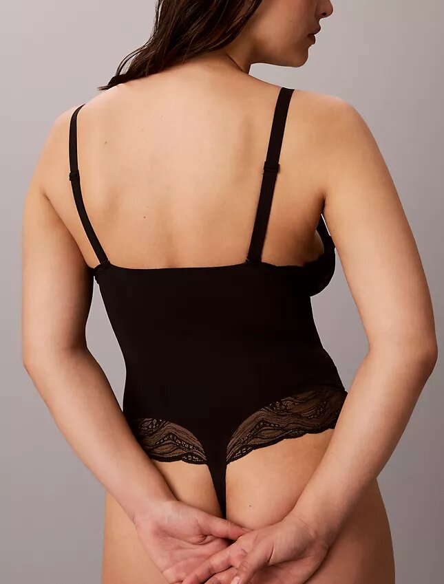 Sinnlicher Shapewear-Bodys aus Stretch-Spitze Sinnlicher Shapewear-Bodys aus Stretch-Spitze