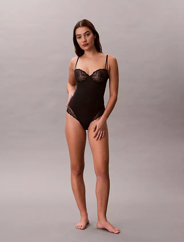 Sinnlicher Stretch-Spitzen-Bodys Sinnlicher Stretch-Spitzen-Bodys