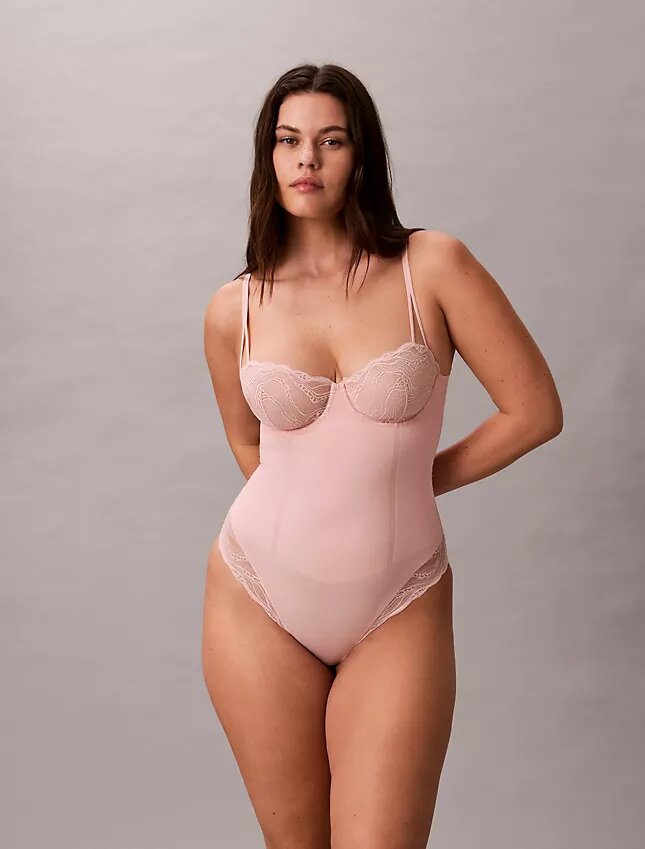 Sinnlicher Stretch-Spitzen-Bodys Sinnlicher Stretch-Spitzen-Bodys
