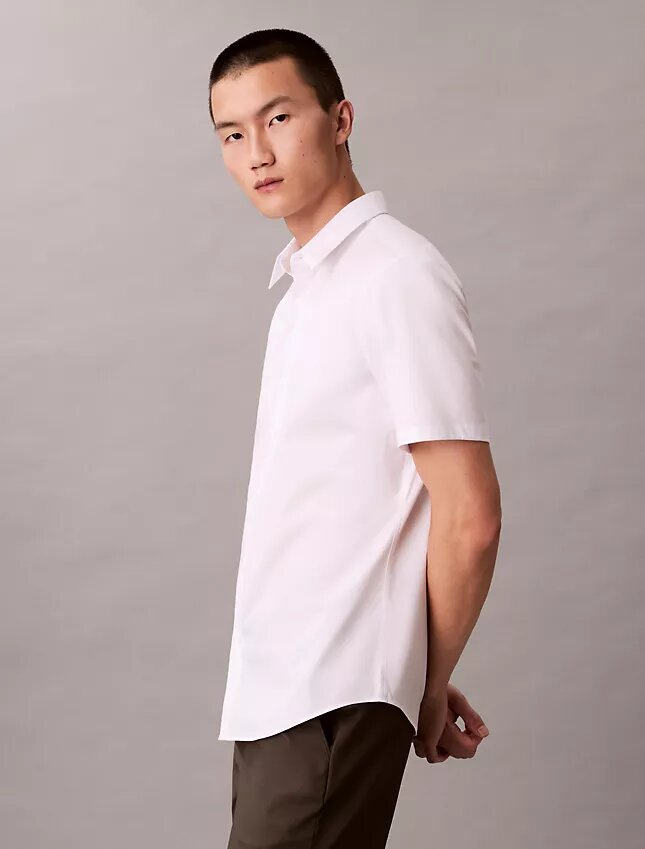 Slim-Fit-Hemd aus Cotton Stretch mit Knopfleiste Slim-Fit-Hemd aus Cotton Stretch mit Knopfleiste