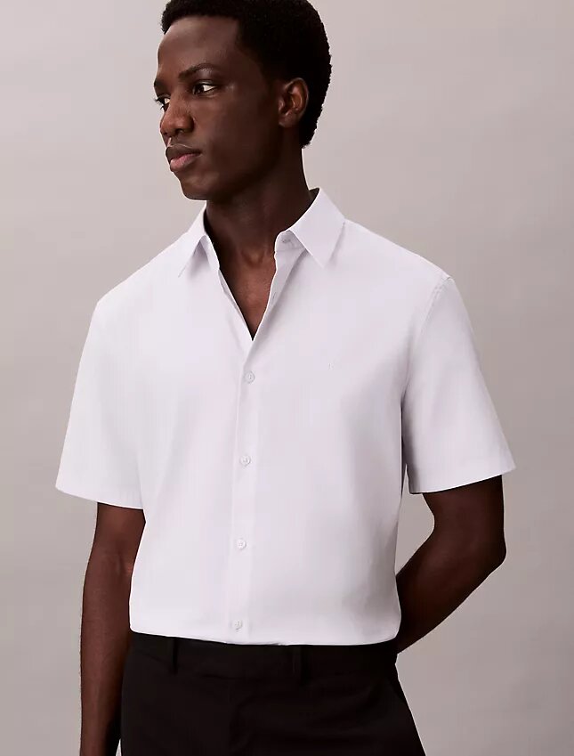 Slim-Fit-Hemd aus Cotton Stretch mit Knopfleiste Slim-Fit-Hemd aus Cotton Stretch mit Knopfleiste