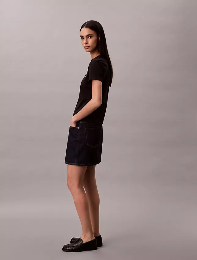 Slim-Fit-T-Shirt mit Blumenlogo Slim-Fit-T-Shirt mit Blumenlogo