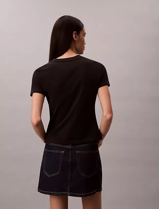 Slim-Fit-T-Shirt mit Blumenlogo Slim-Fit-T-Shirt mit Blumenlogo