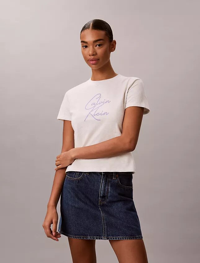 Slim-Fit-T-Shirt mit erhabener Schriftzug-Grafik Slim-Fit-T-Shirt mit erhabener Schriftzug-Grafik