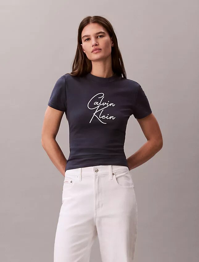 Slim-Fit-T-Shirt mit erhabener Schriftzug-Grafik Slim-Fit-T-Shirt mit erhabener Schriftzug-Grafik