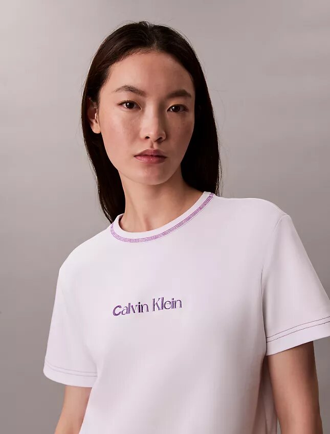 Slim-Fit-T-Shirt mit gesticktem Logo Slim-Fit-T-Shirt mit gesticktem Logo