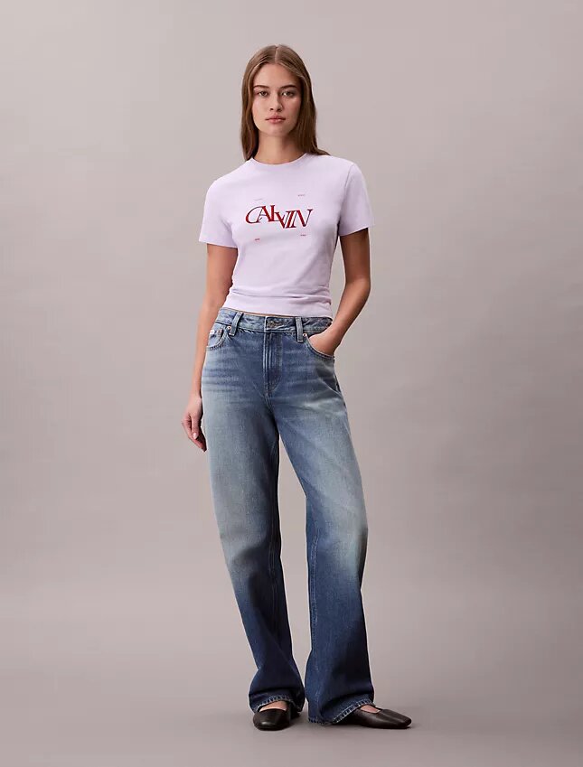 Slim-Fit-T-Shirt mit geteiltem Logo-Print Slim-Fit-T-Shirt mit geteiltem Logo-Print