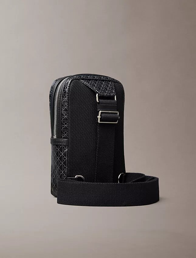Sling-Tasche mit durchgehendem Emblem-Logo Sling-Tasche mit durchgehendem Emblem-Logo